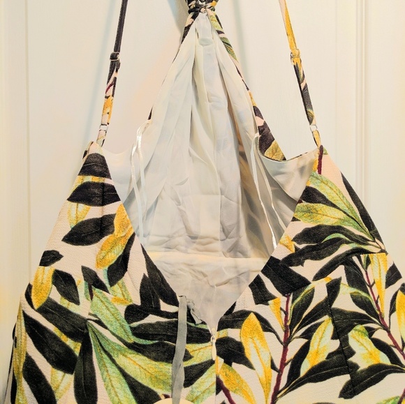 💛NWT💛 Hot Miami Styles Double Slit Halter Maxi-L - Picture 4 of 8